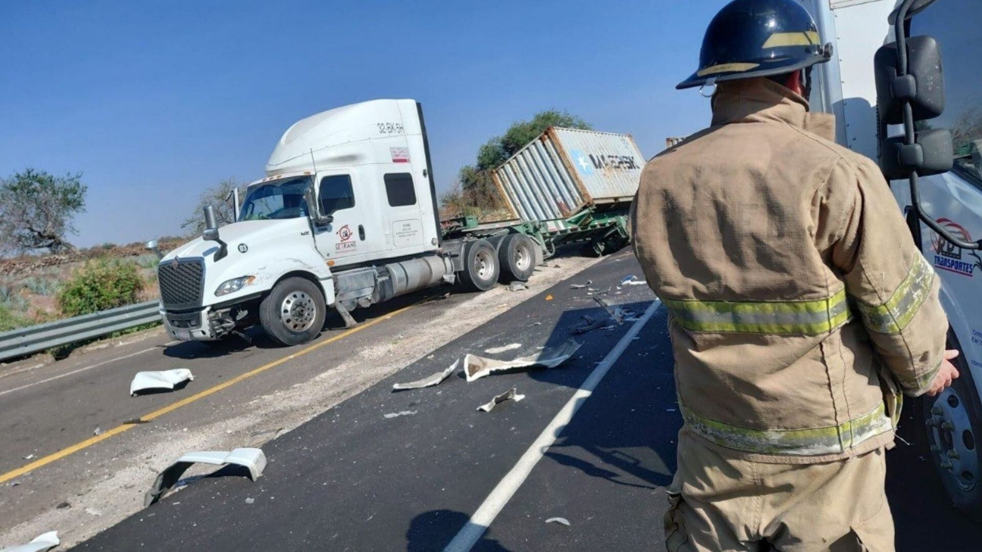 Reportan choque múltiple en Autopista Guadalajara a Morelia; reportan tráfico pesado