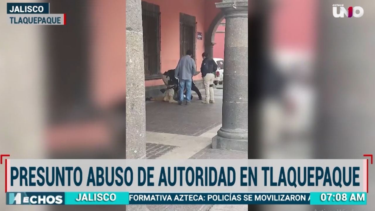 Captan a policías agrediendo a hombre en explanada de Tlaquepaque