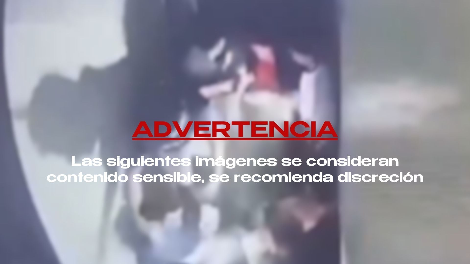VIDEO | Elevador piso con nueve personas a bordo
