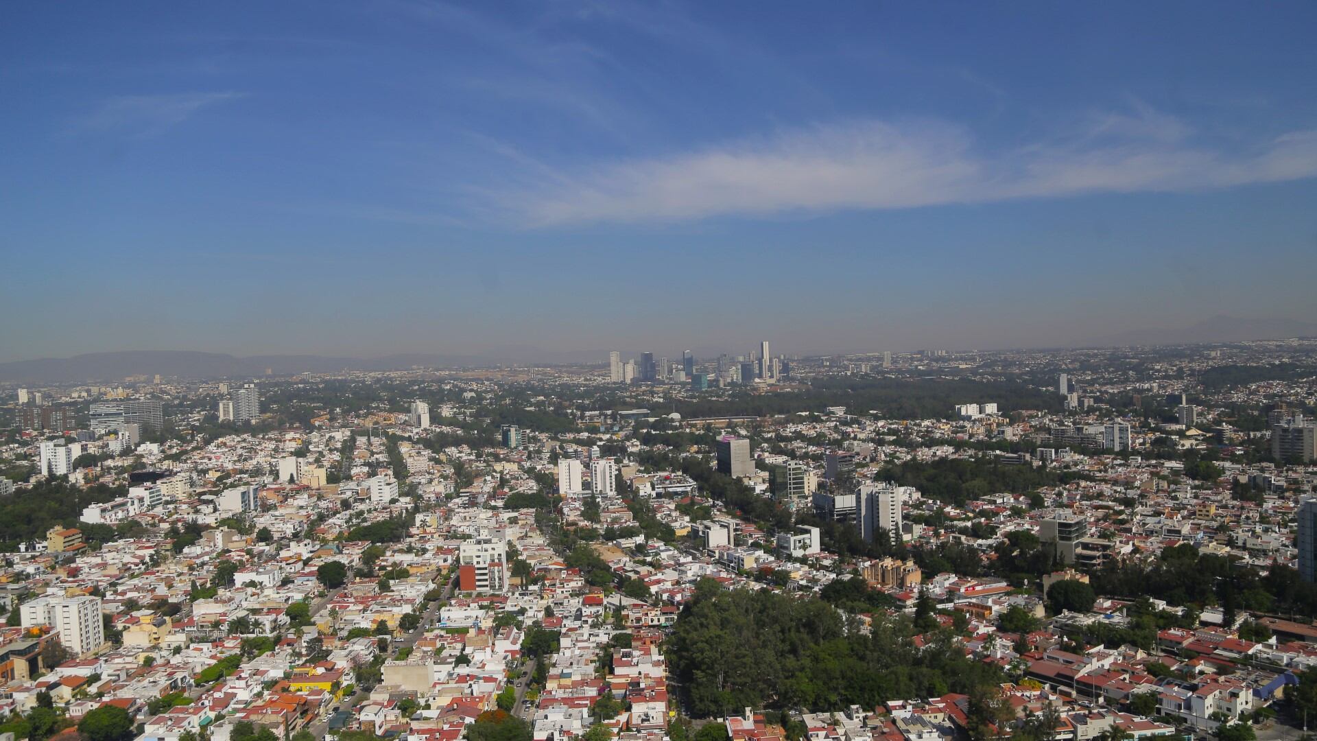 ¡No es neblina… es contaminación! Se tiñe de gris Guadalajara y Zapopan