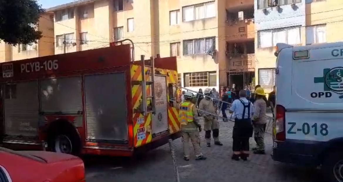 Hombre cae tercer piso departamentos Zapopan impermeabilización