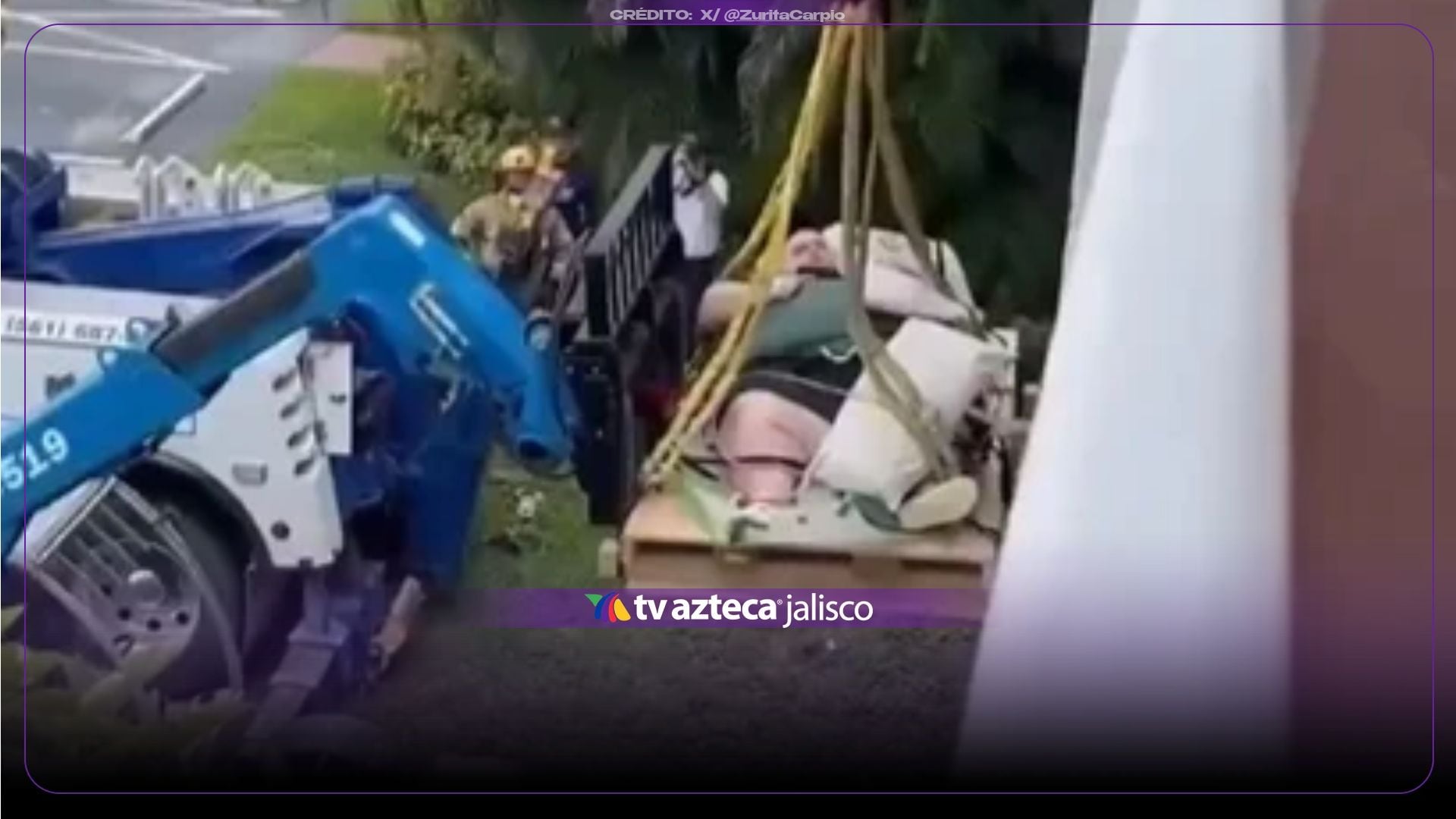 VIDEO: ¡Rescate de 272 kilos! Bomberos bajan a hombre desde un segundo piso en Florida