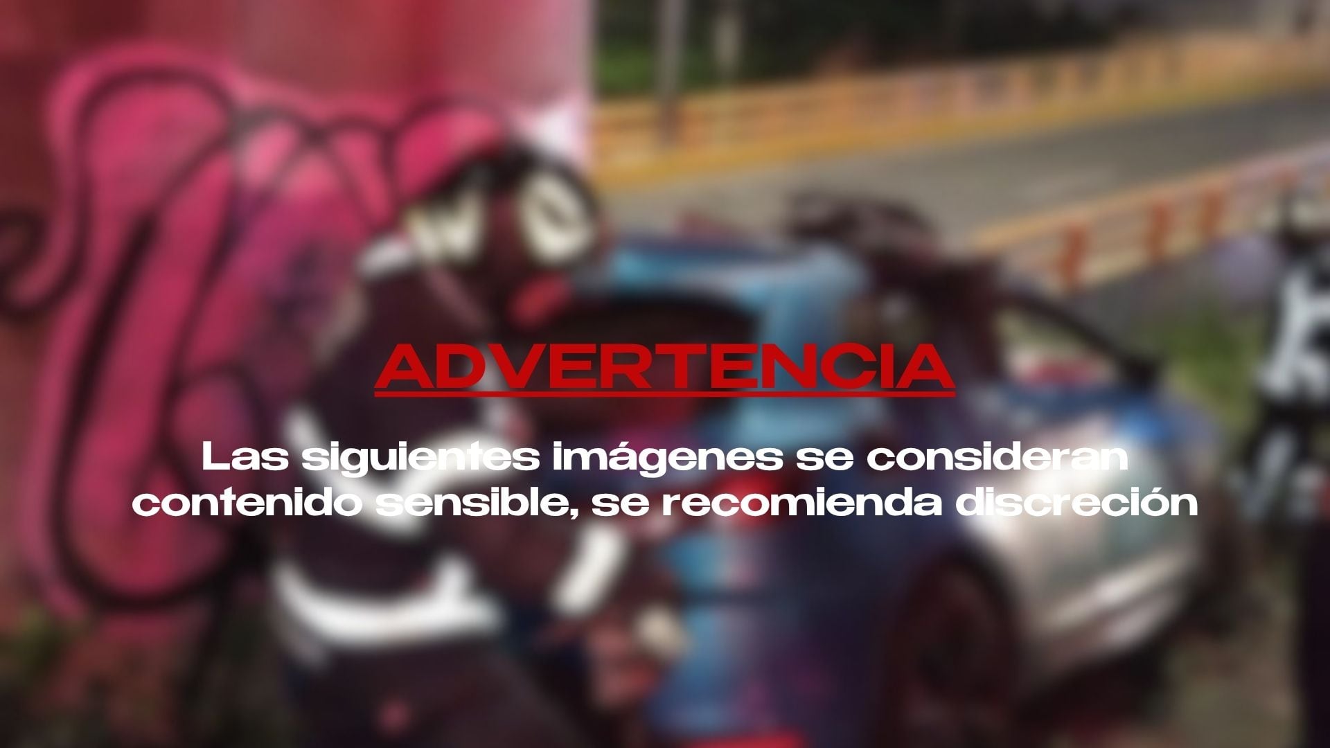 IMÁGENES FUERTES | Padre e hijo mueren en trágico accidente tras chocar contra un pilar; así quedó el auto