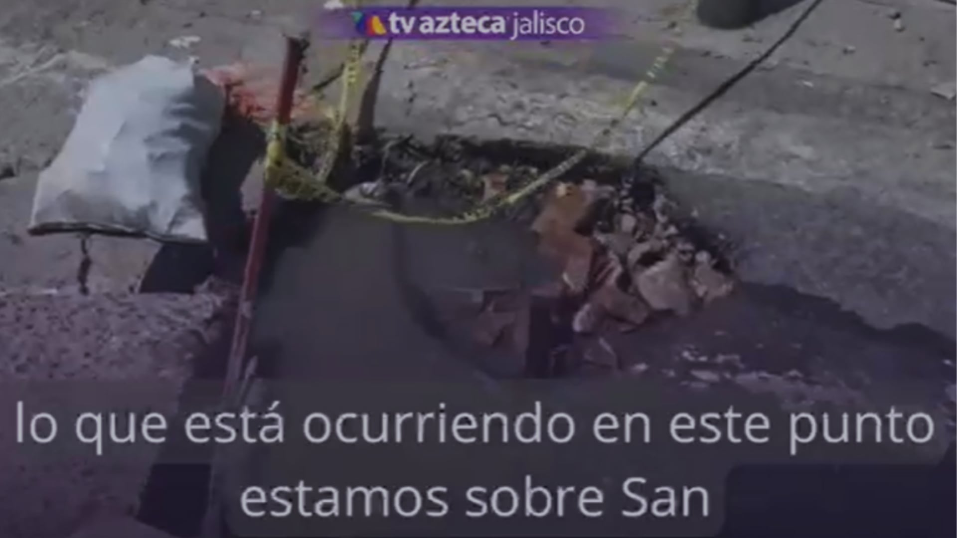¡ALERTA en Tonalá! Aguas negras brotan de alcantarilla y complican enorme socavón en colonia Jalisco